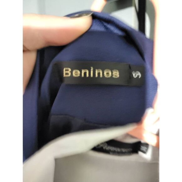 Womens navy blazer with matching collard under shirt - Picture 6 of 8